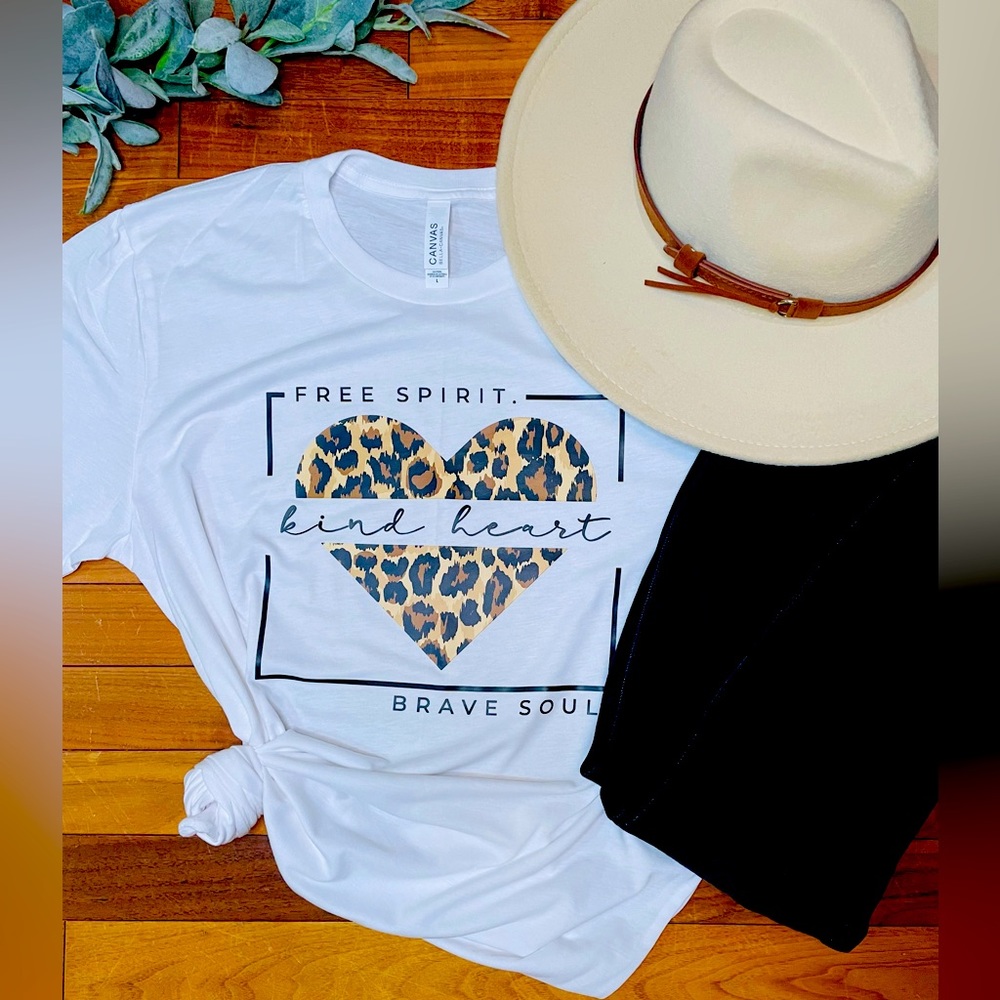 Bella Canvas handmade graphic tee! Super cute!! Size Large.